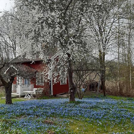 Roeda Stugan Pa Slinken Sala Kültér fotó